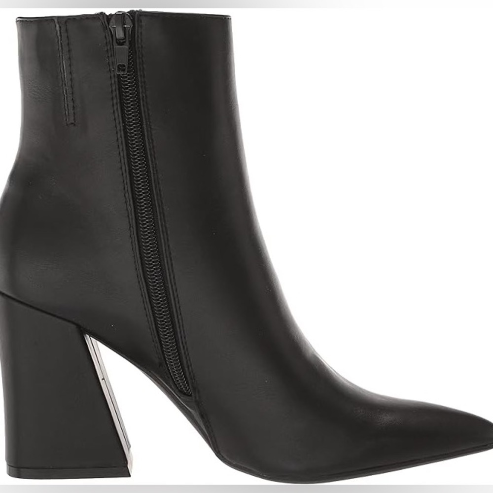 NWOT Madden Girl Codyy Fashion Boot in size 7